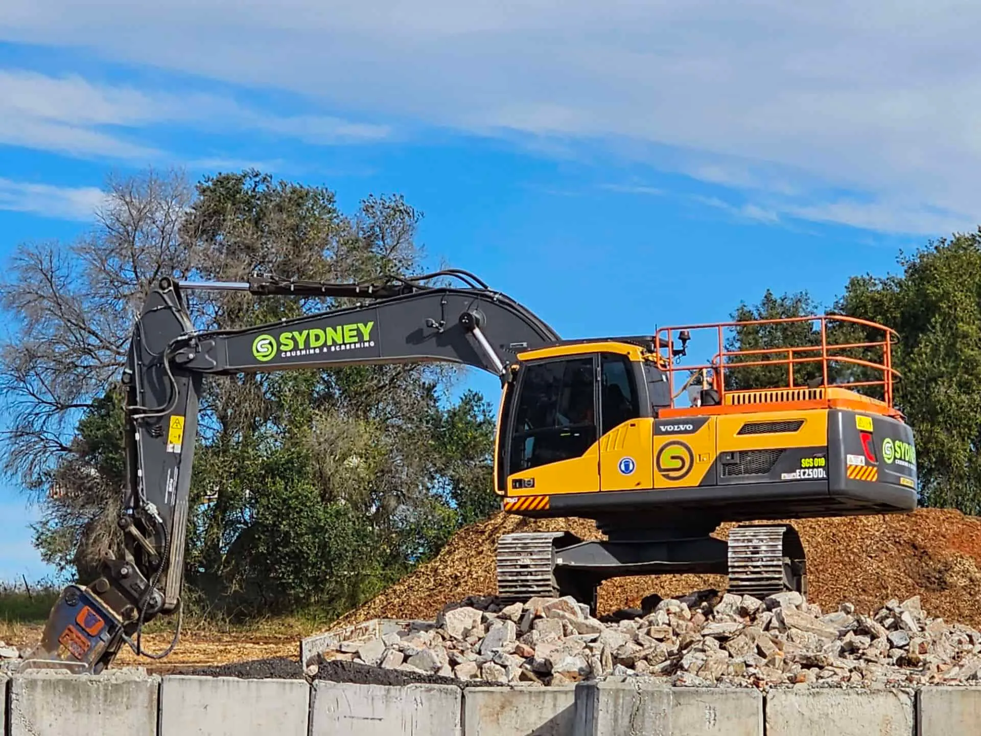 Sydney Crushing & Screening equipment working on site