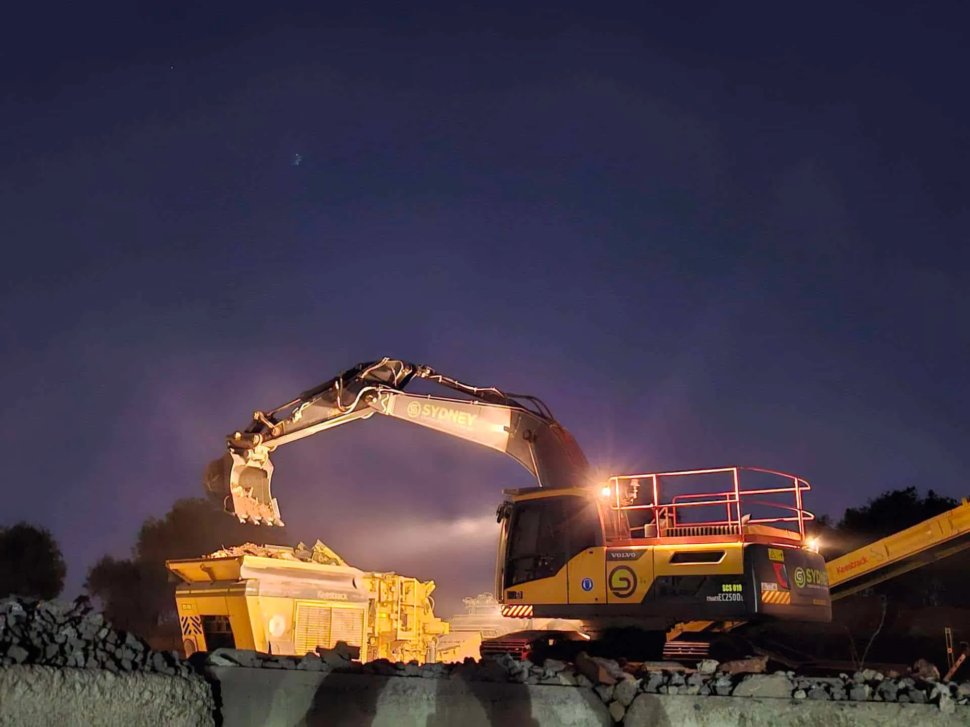 Sydney Crushing & Screening equipment working on site